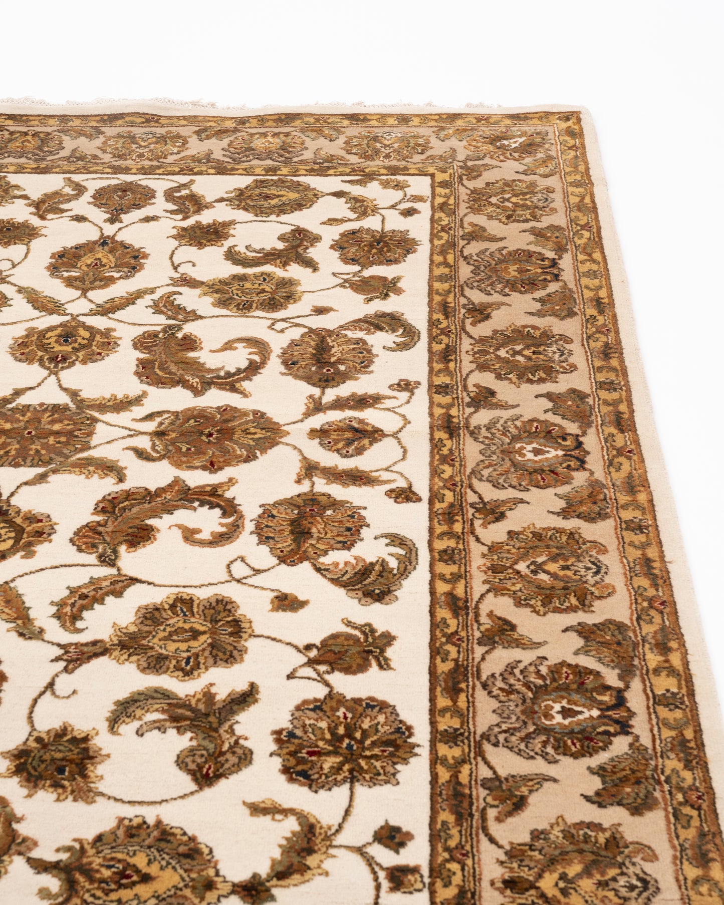 Majestic vine wool silk carpet - Ivory camel