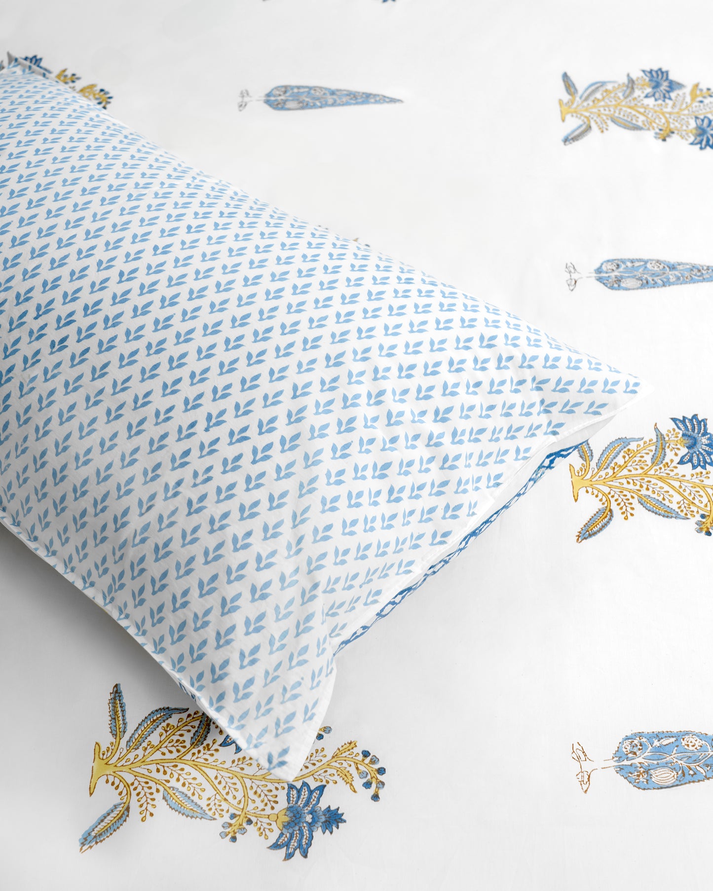 Ruby  Mughal Floral Cotton Bed Sheet Set – Ruby (D3)