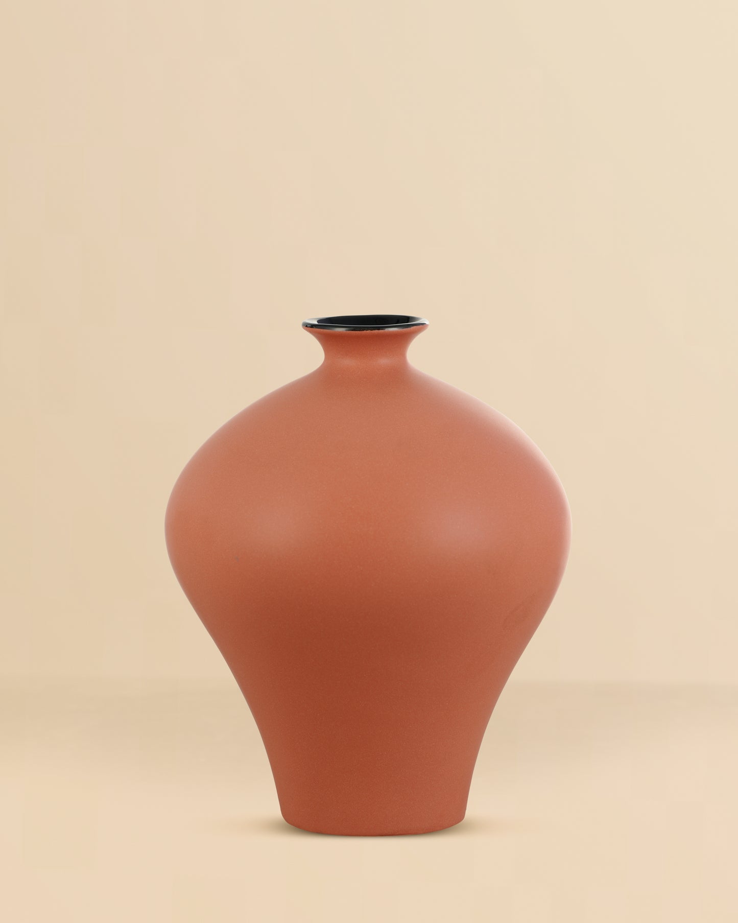 Matte Terracotta Bud Brushed Ceramic Vase with Black Rim