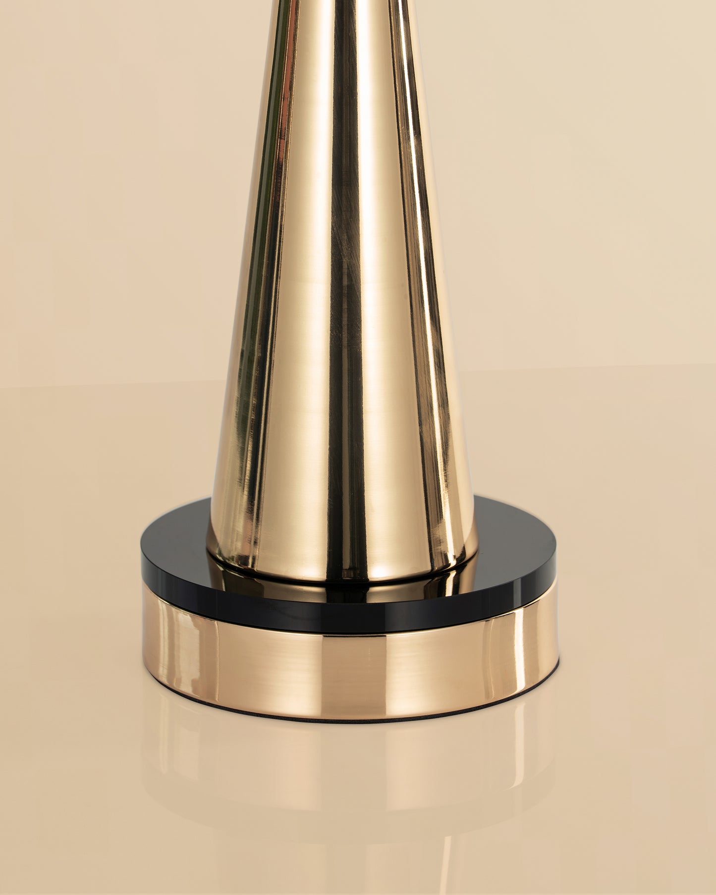 Alinta Candle Holder