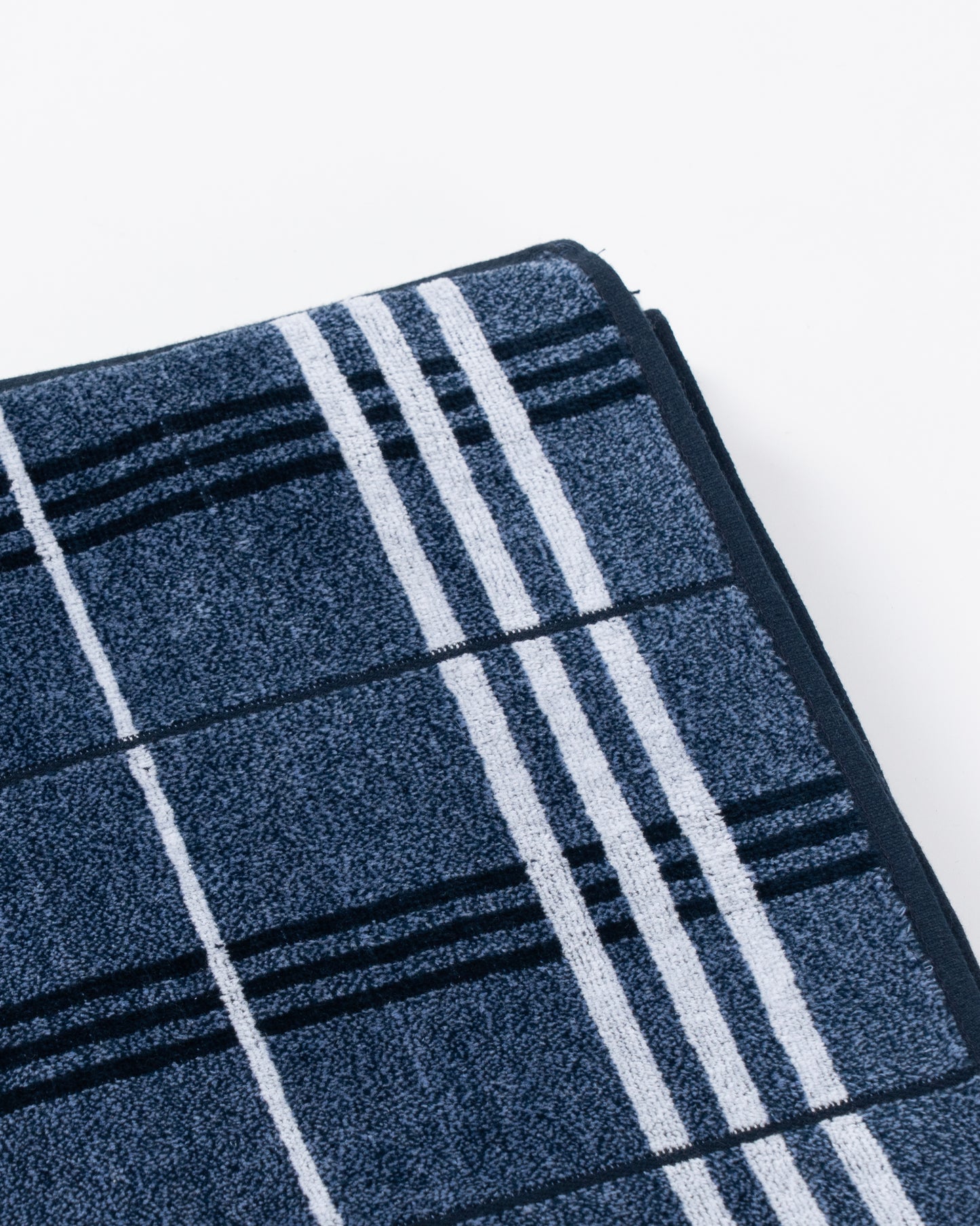 Emara Plaid Bath Towel