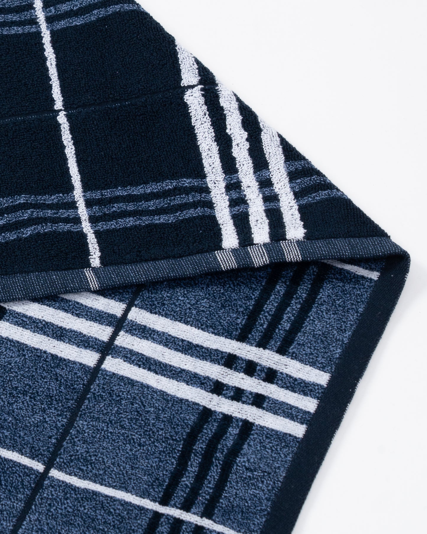 Emara Plaid Bath Towel