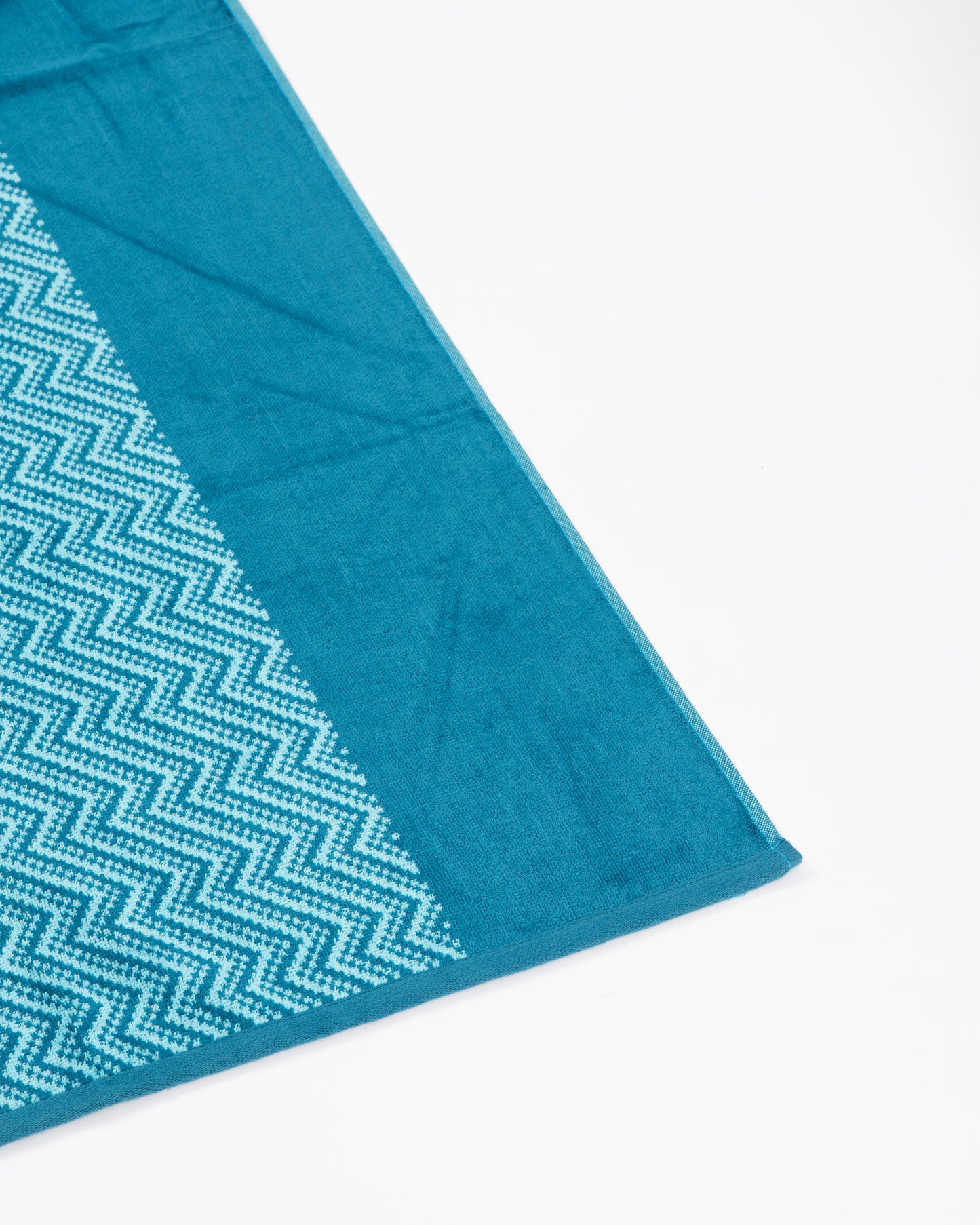 Emara Waves Bath Towel