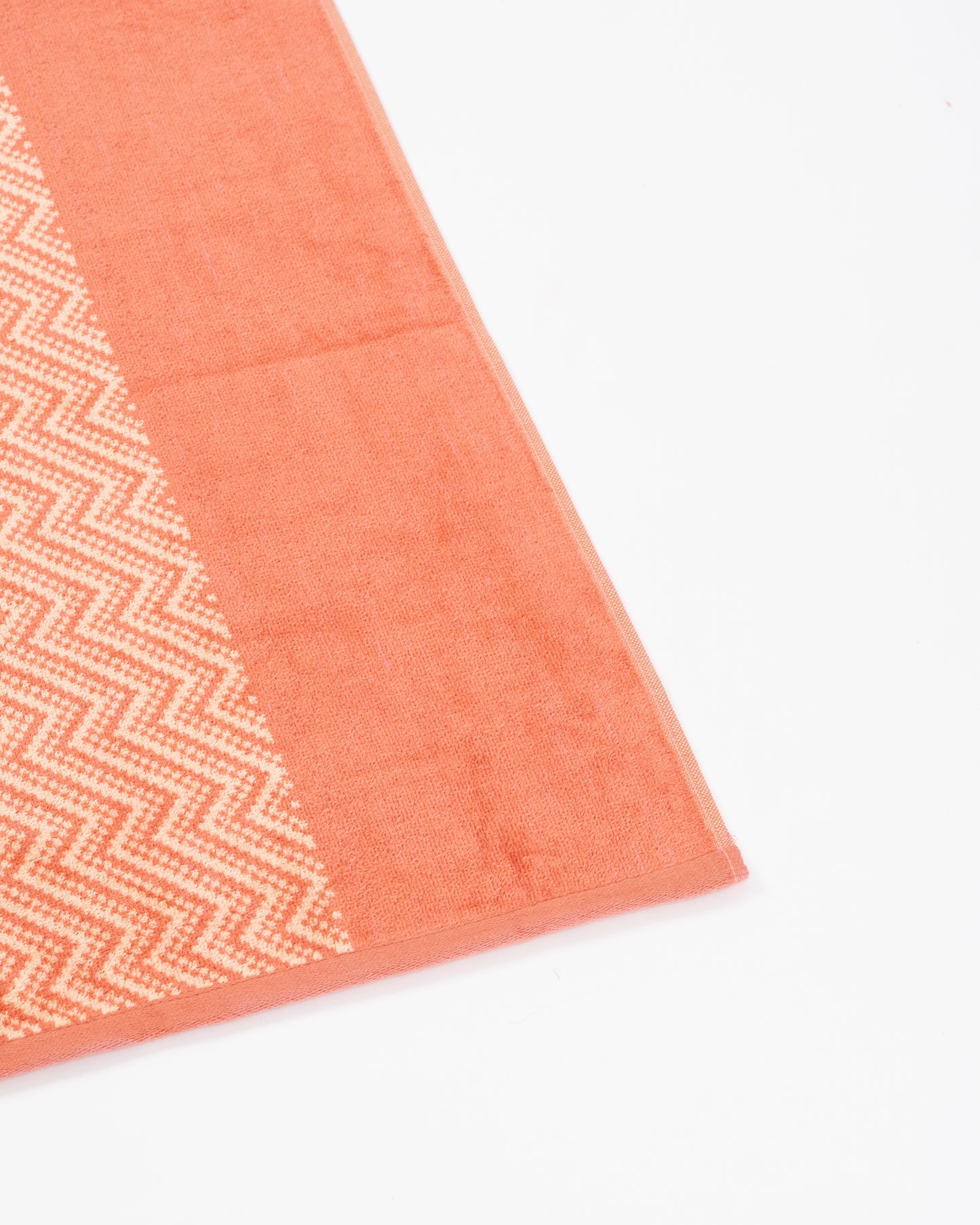 Emara Waves Bath Towel