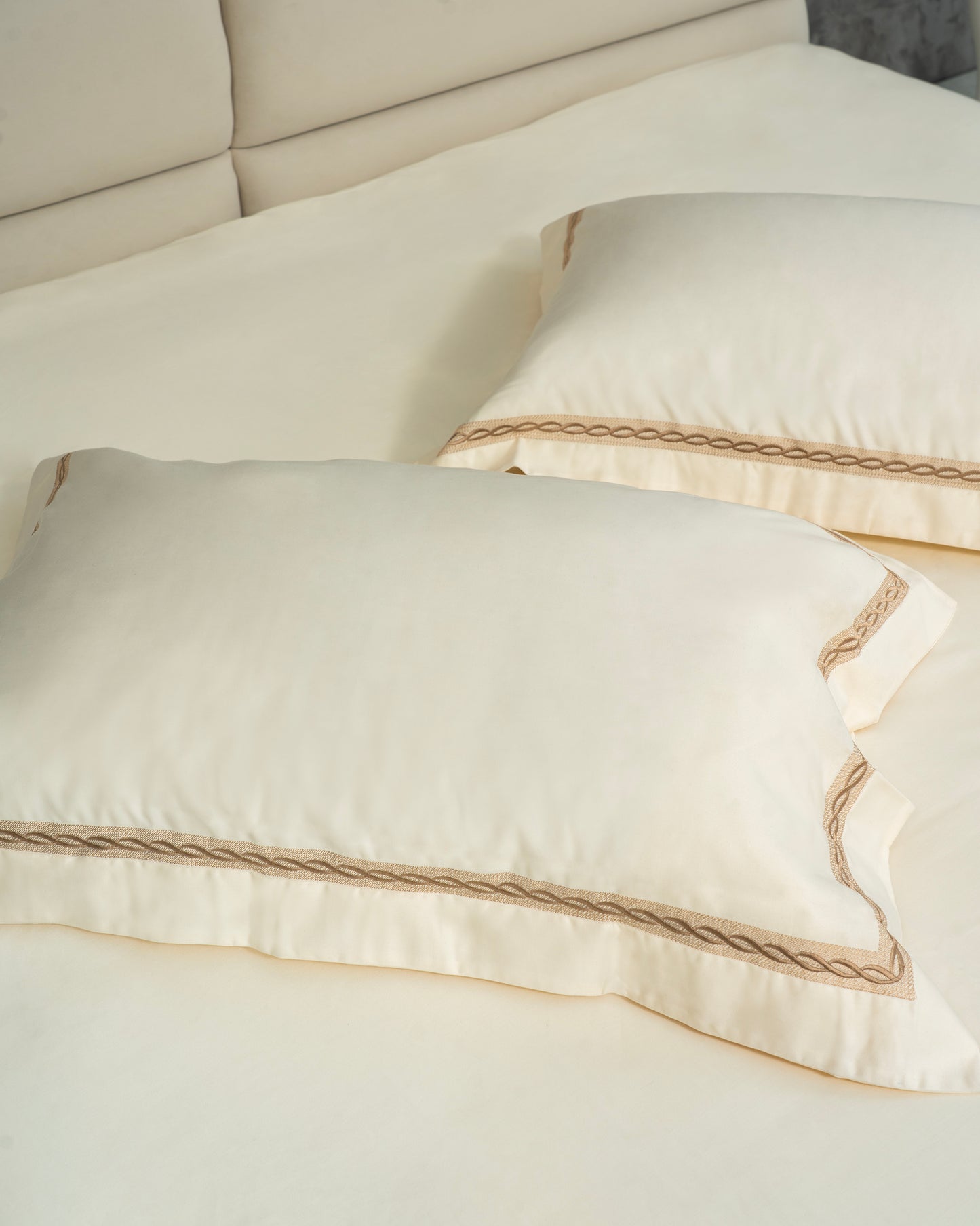 RESERVER – 500 TC Embroidery Bedsheet Set (100291)