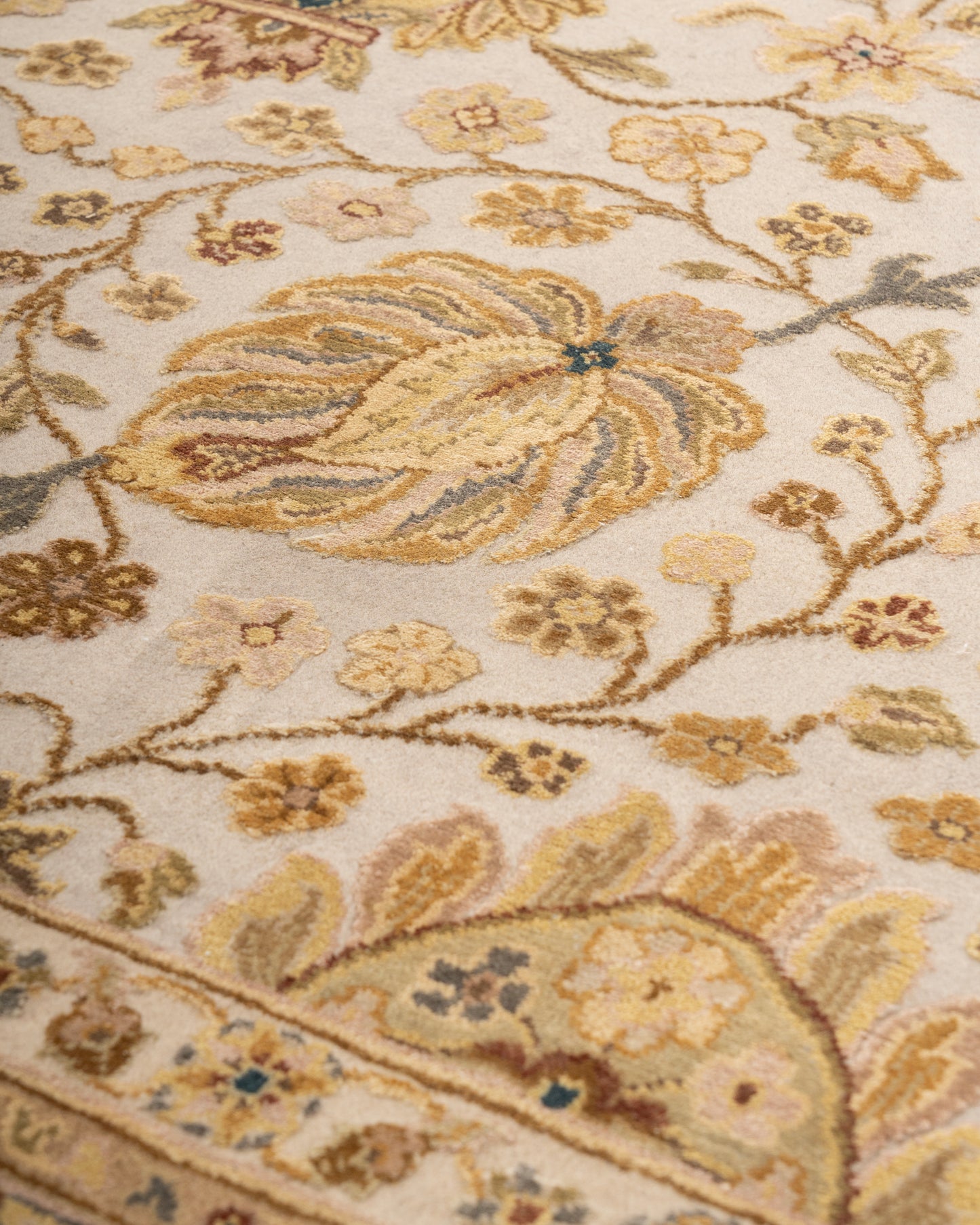 Regal elegance wool silk carpet - Blue Ivory