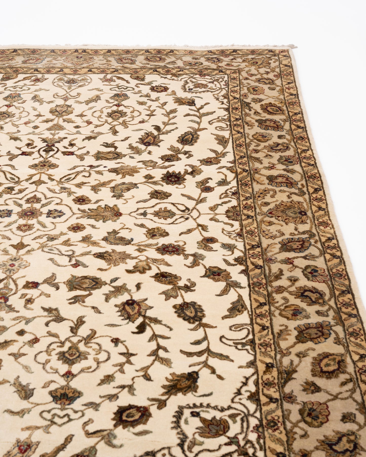 Regal Elegance Wool Silk Carpet - Ivory Camel