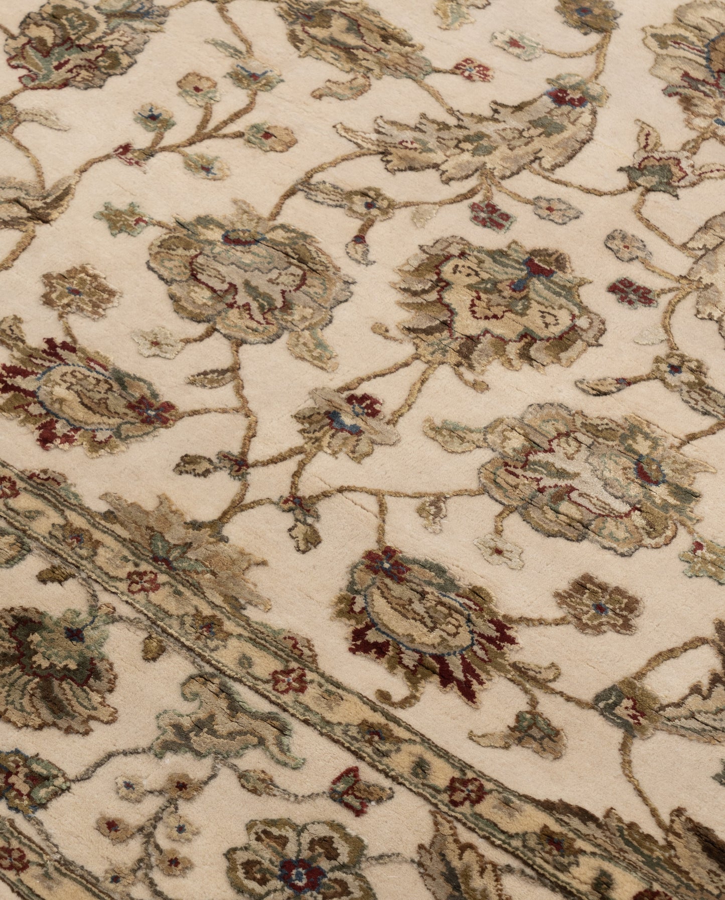 Regal Elegance Wool Silk Carpet - Ivory