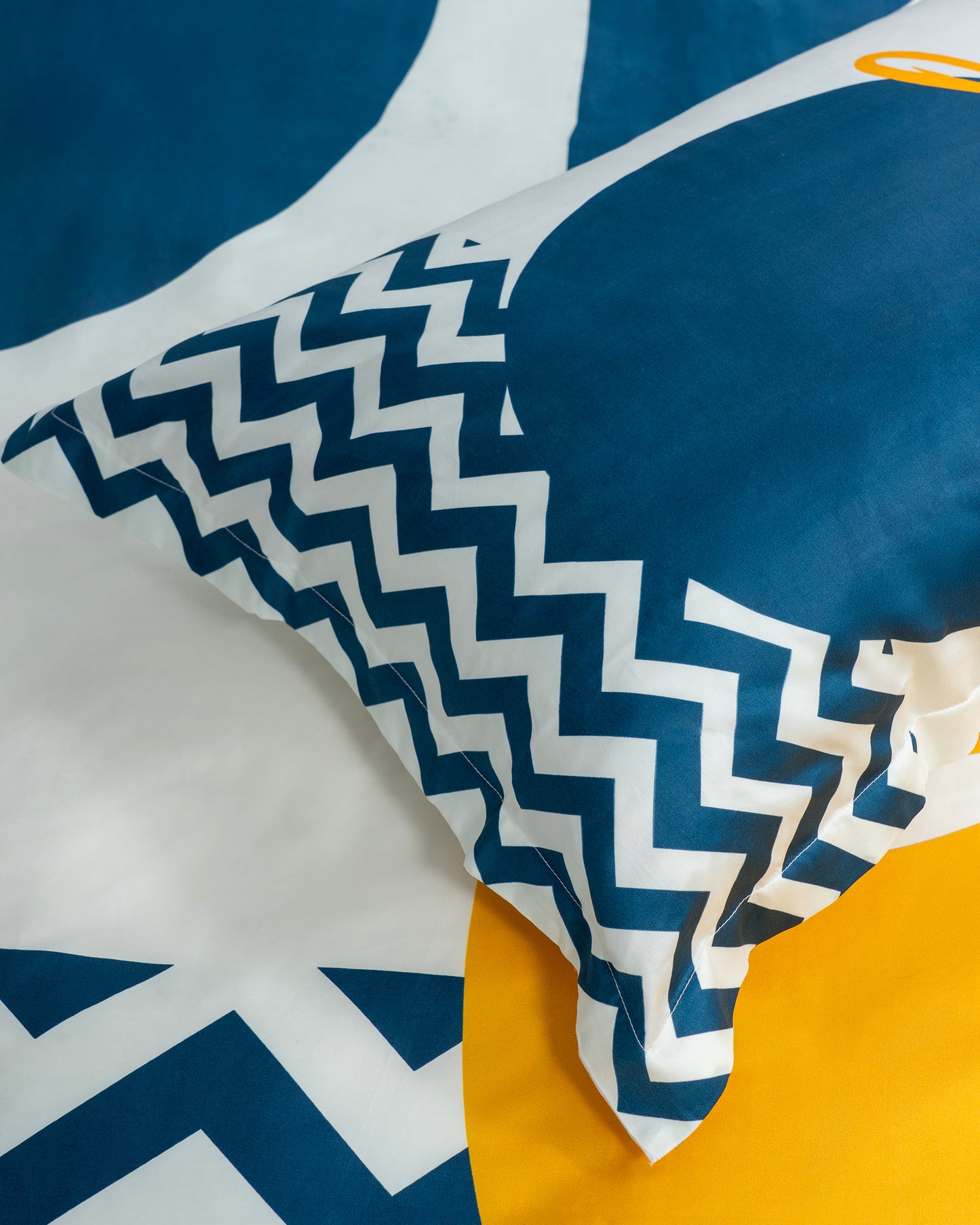 Athenas – Geometric 100% Cotton 400 TC Digital Print Bedsheet - (D7)