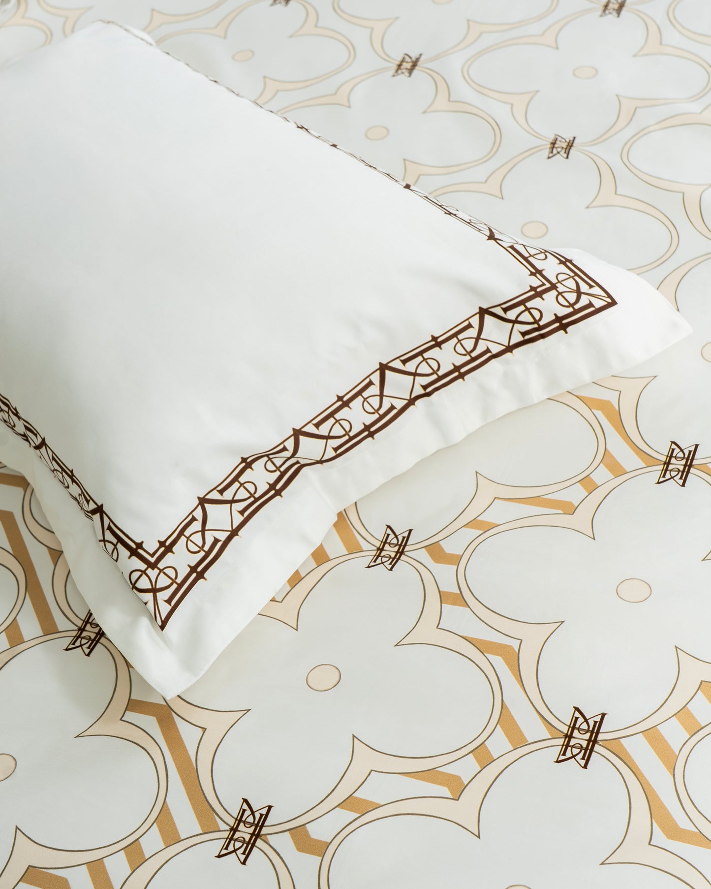 Elysian – 600 TC Printed Bedsheet (D8)