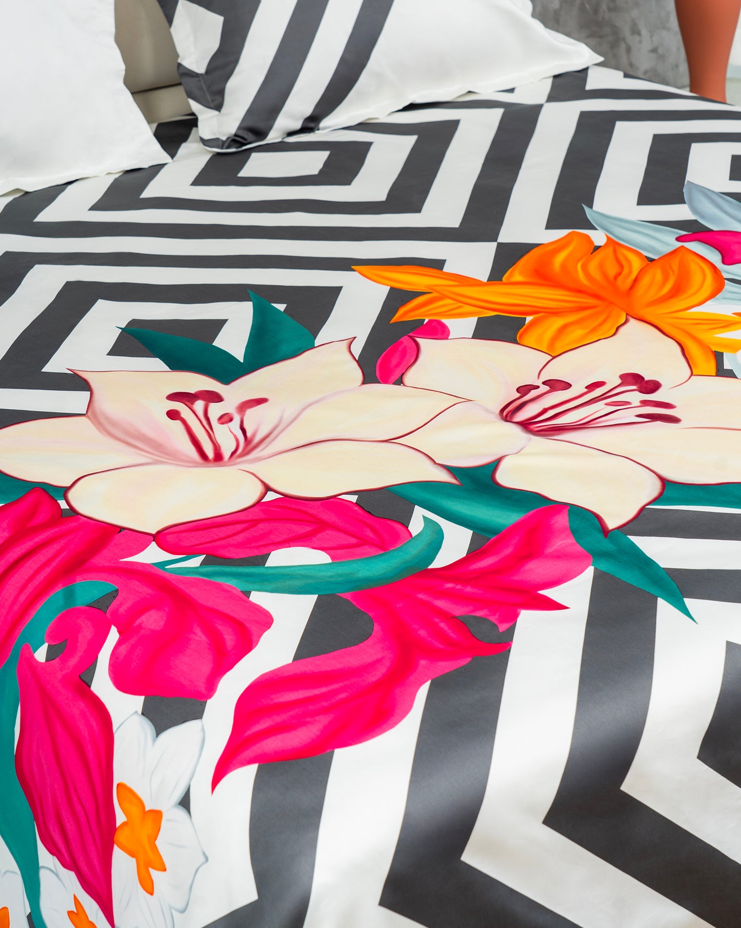 Elysian – 600 TC Printed Bedsheet (D12)