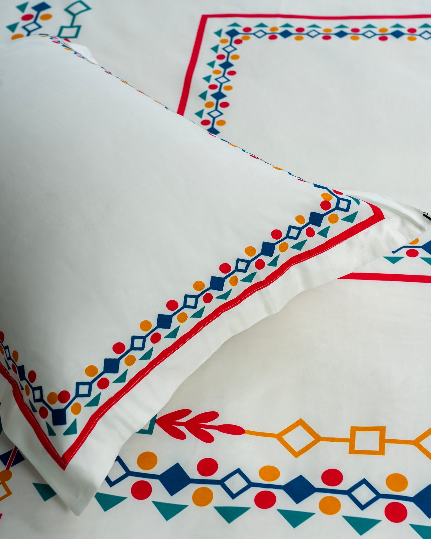 Elysian – 600 TC Printed Bedsheet (D15)