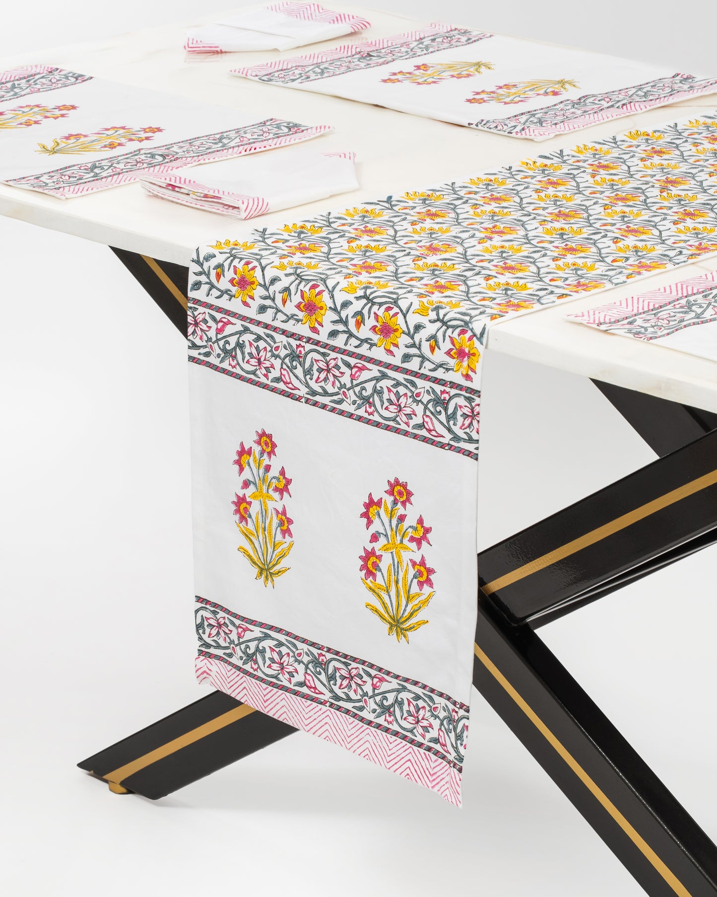 Titiksa Table Runner Set D2