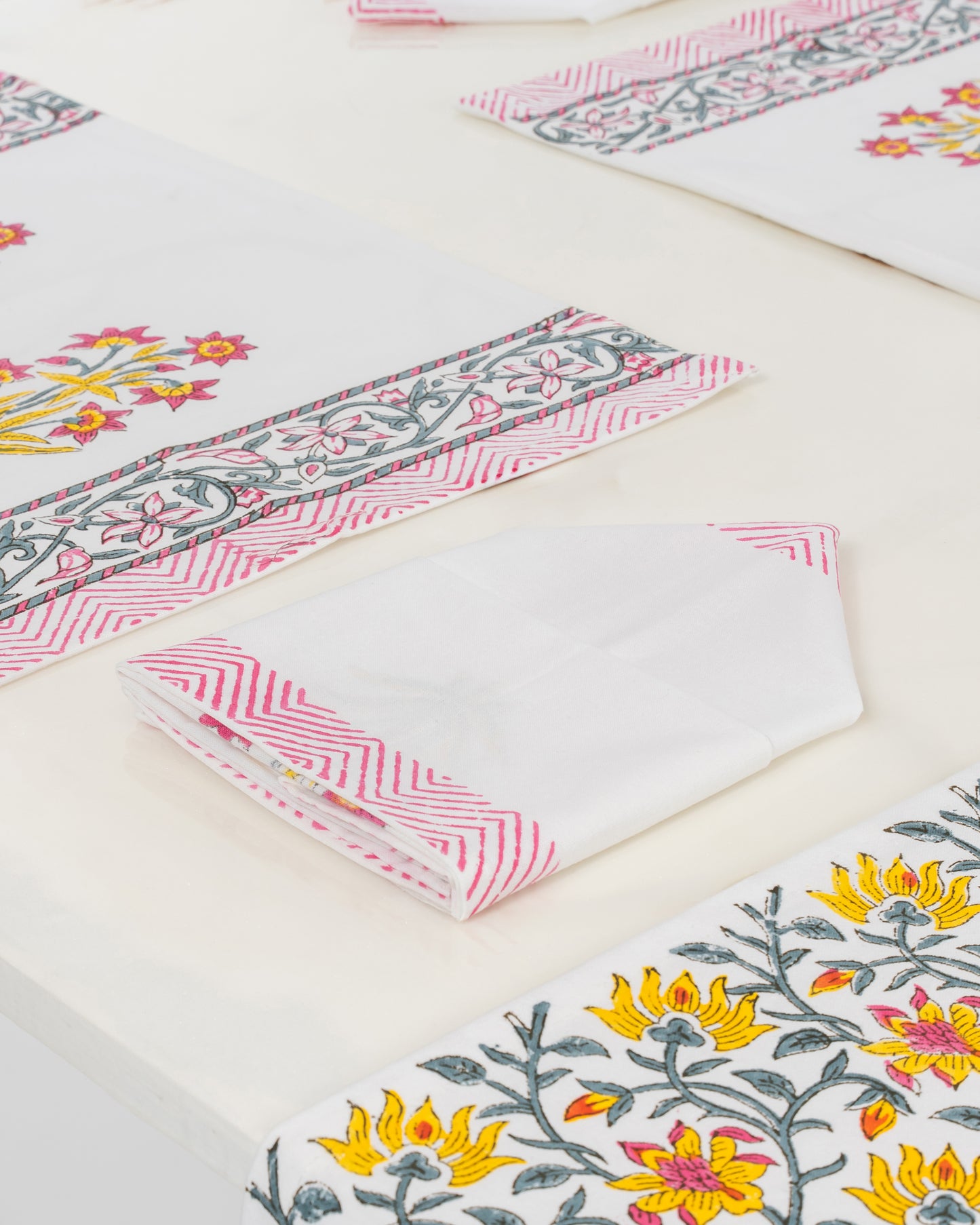 Titiksa Table Runner Set D2