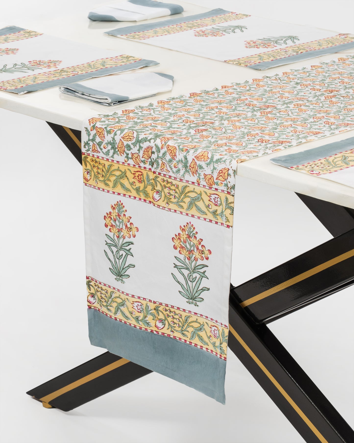 Titiksa Table Runner Set D3