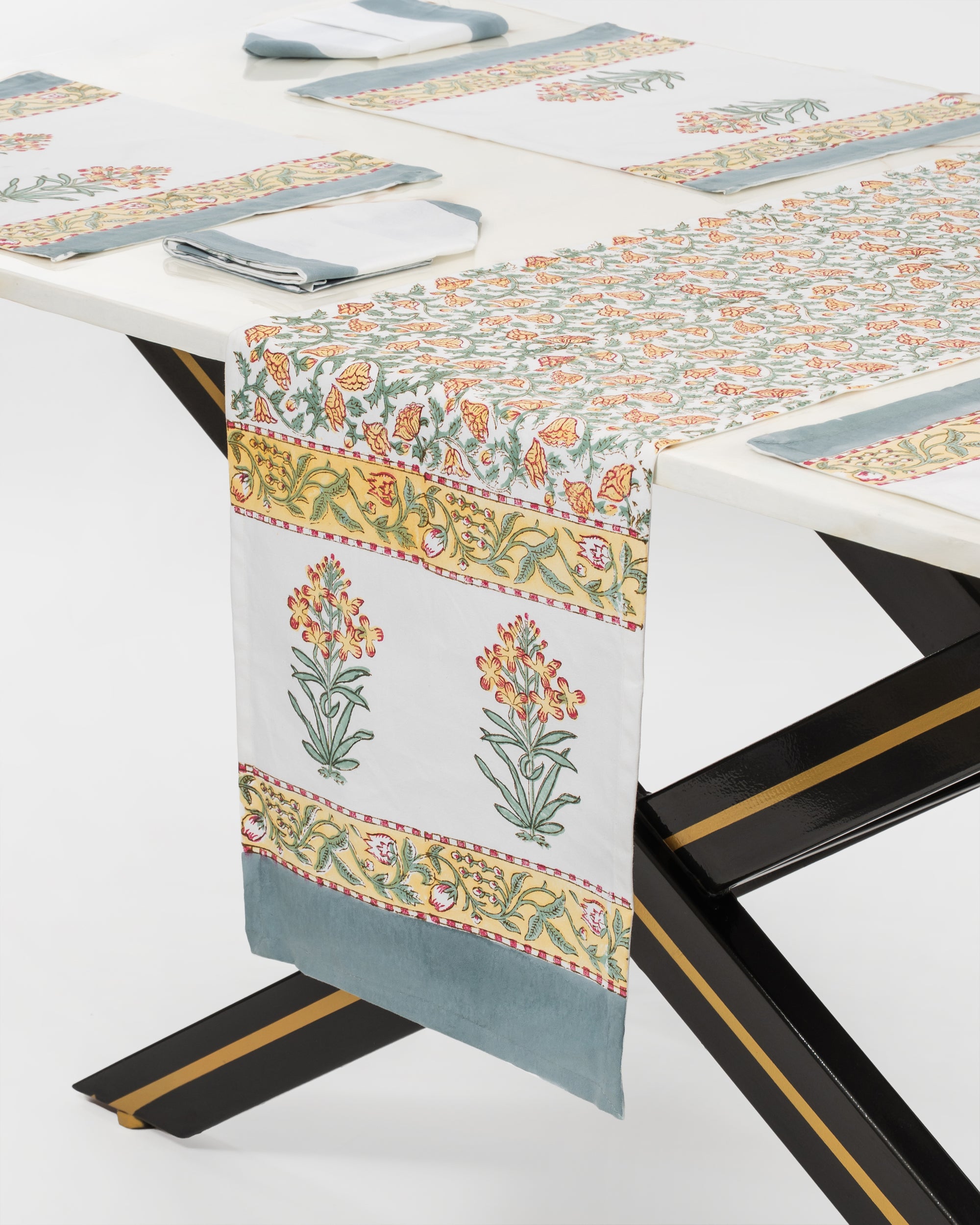 Titiksa Table Runner Set D3