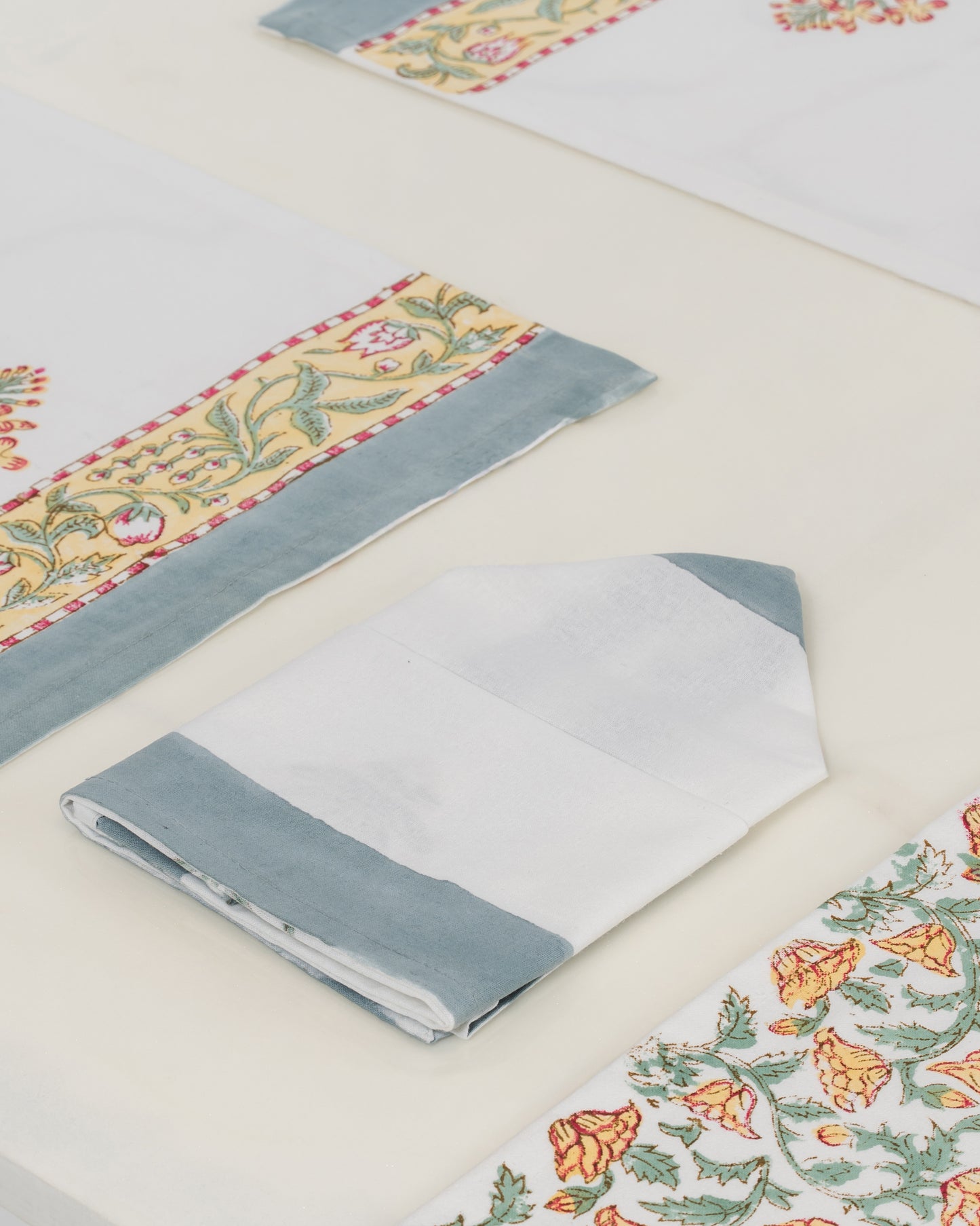 Titiksa Table Runner Set D3