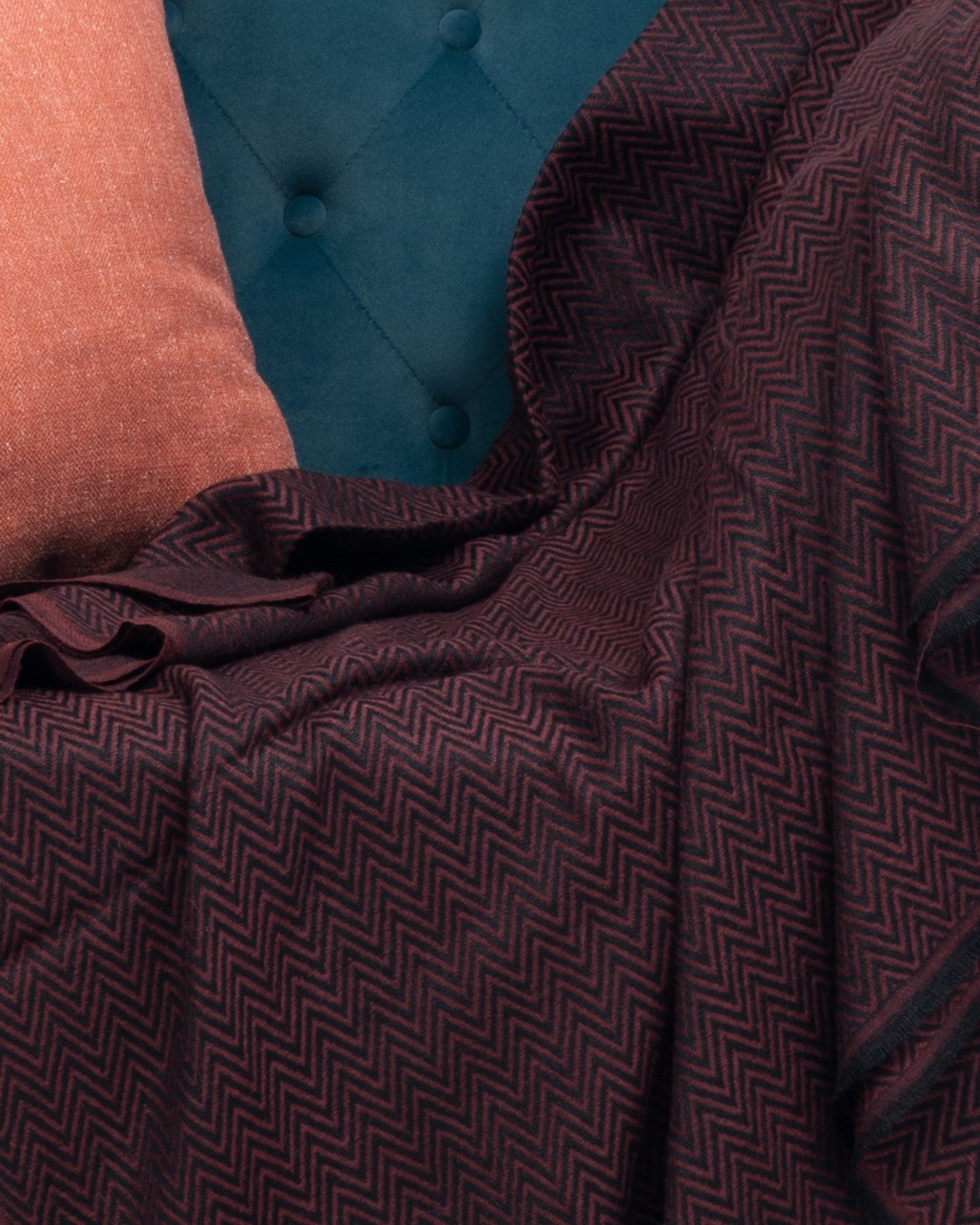 Soft Acrylic Wavy-Pattern Throw - Amitie