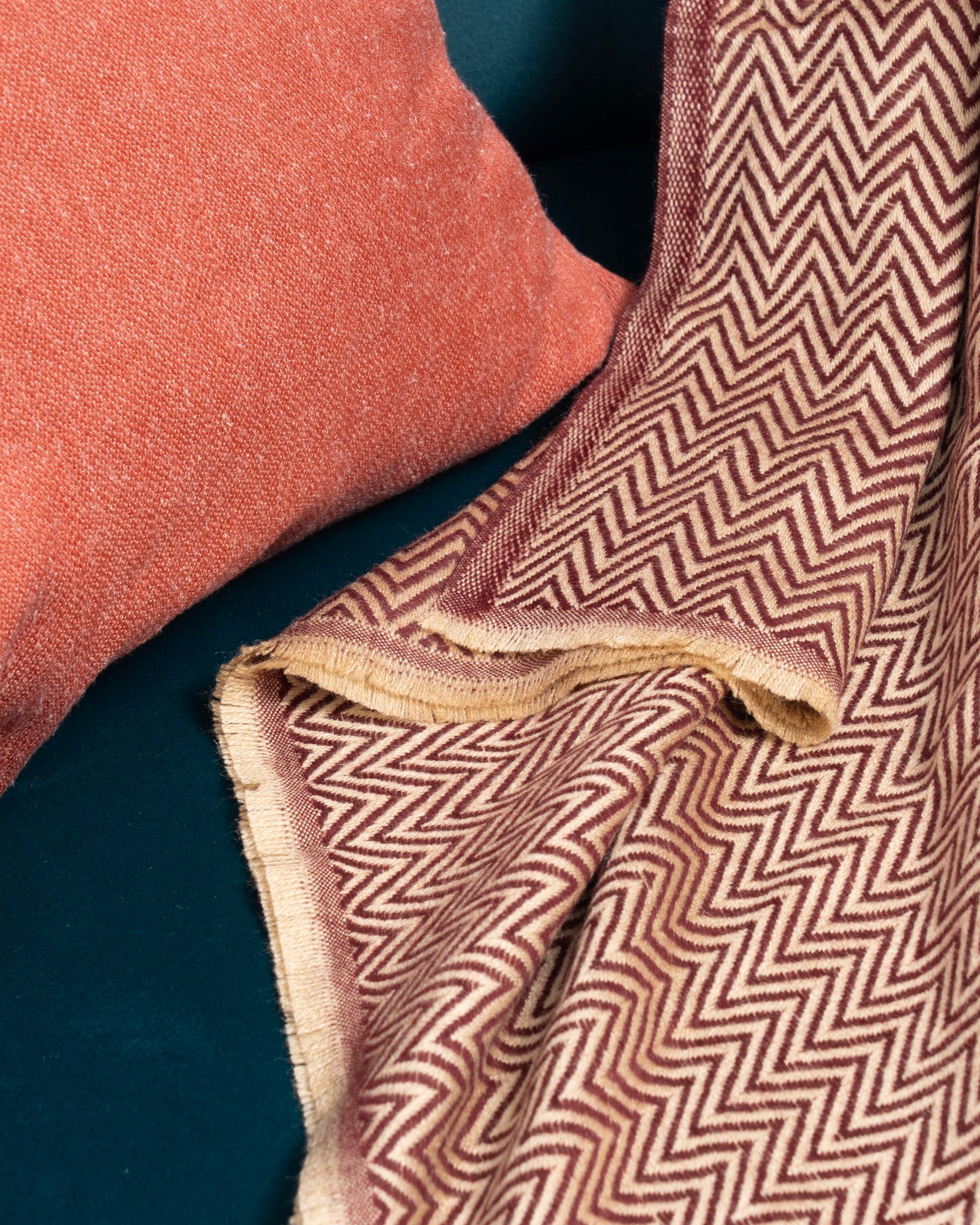 Soft Acrylic Wavy-Pattern Throw - Amitie