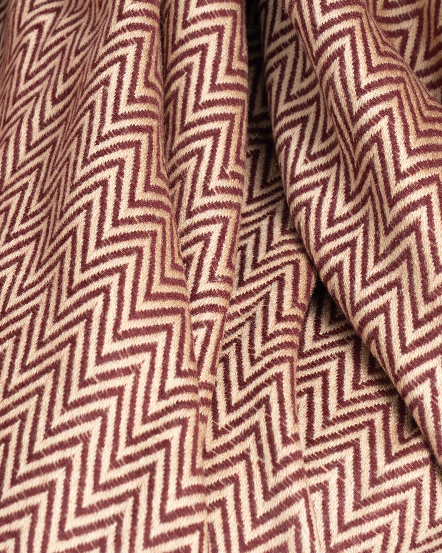 Soft Acrylic Wavy-Pattern Throw - Amitie