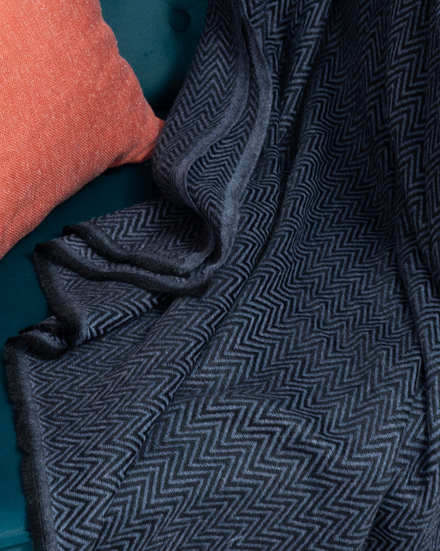 Soft Acrylic Wavy-Pattern Throw - Amitie