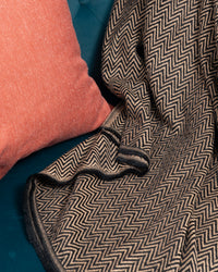 Soft Acrylic Wavy-Pattern Throw - Amitie