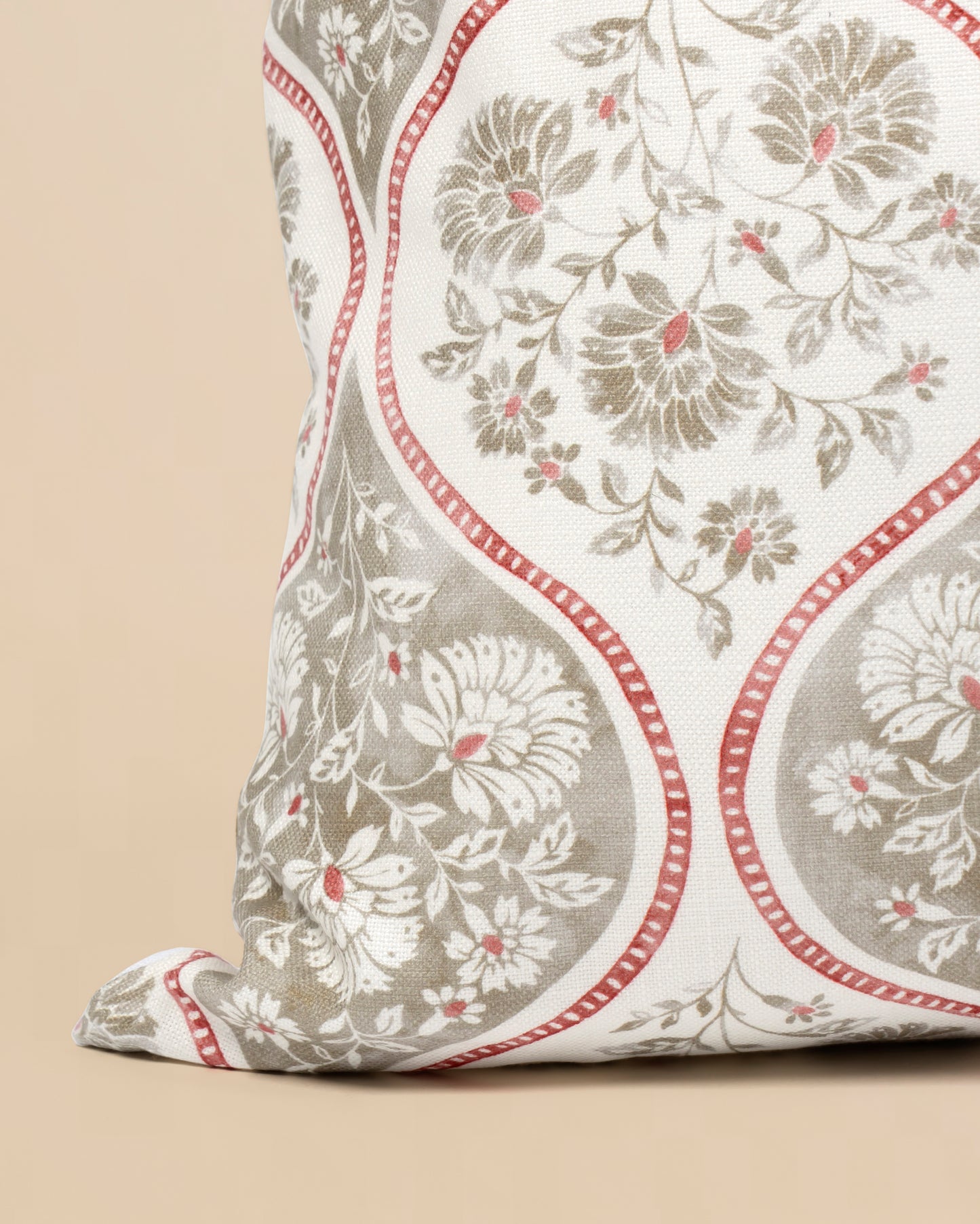 Jaipur-Style Ogee Lattice Cushion - Verse Apple 603