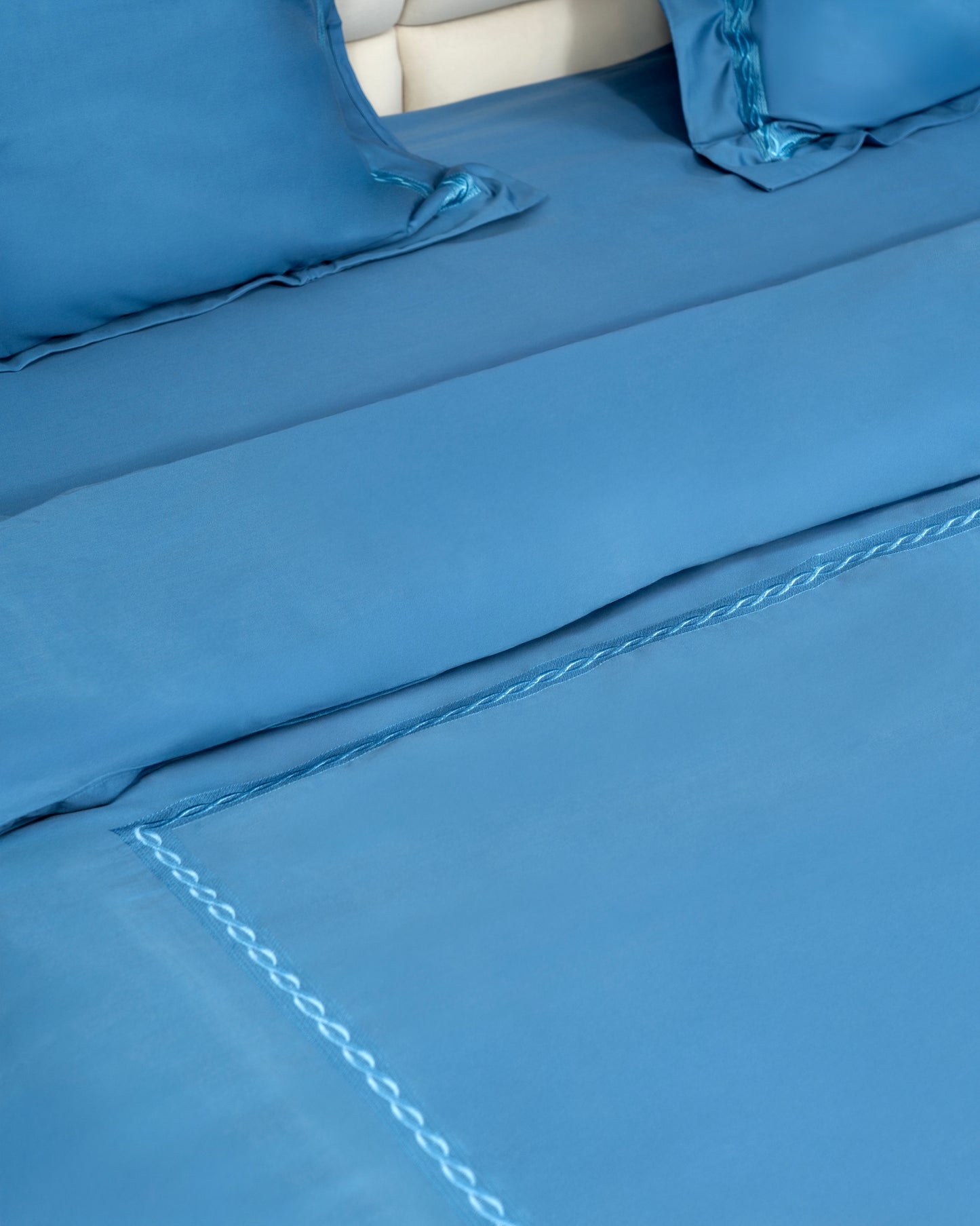 Reserver – 500 TC Embroidery Duvet Cover