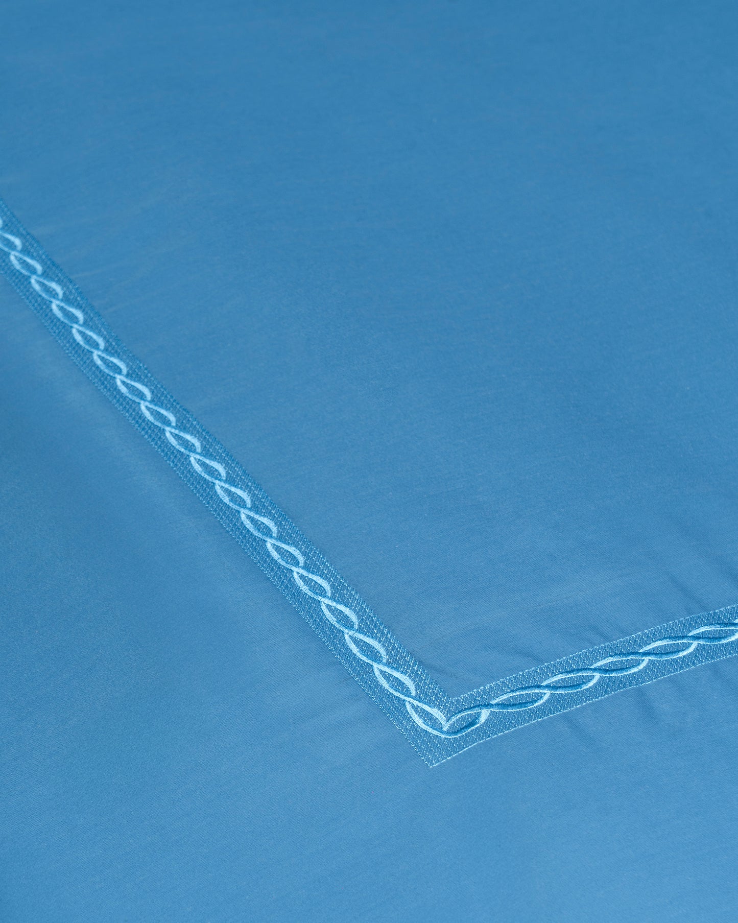 Reserver – 500 TC Embroidery Duvet Cover