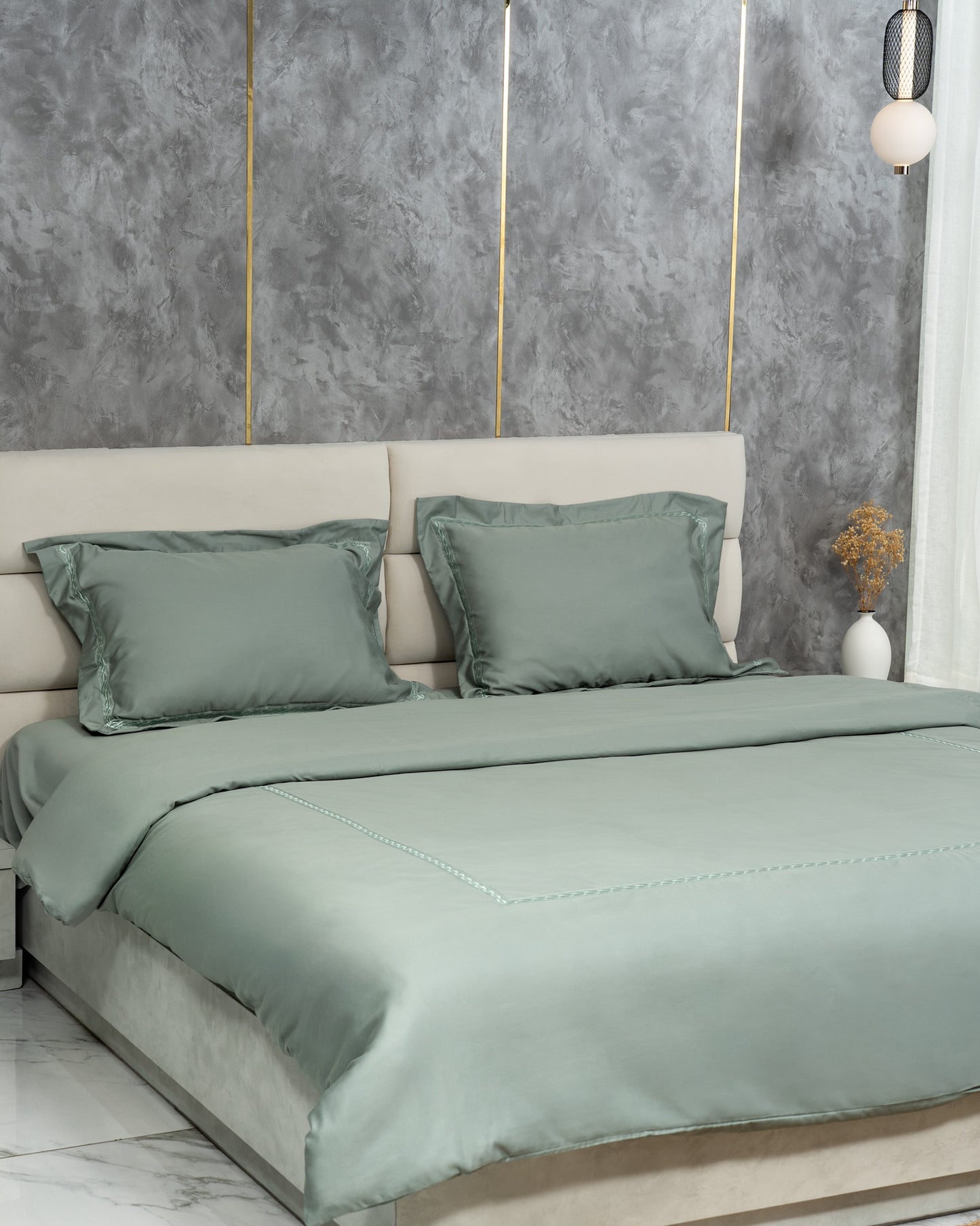 Reserver – 500 TC Embroidery Duvet Cover