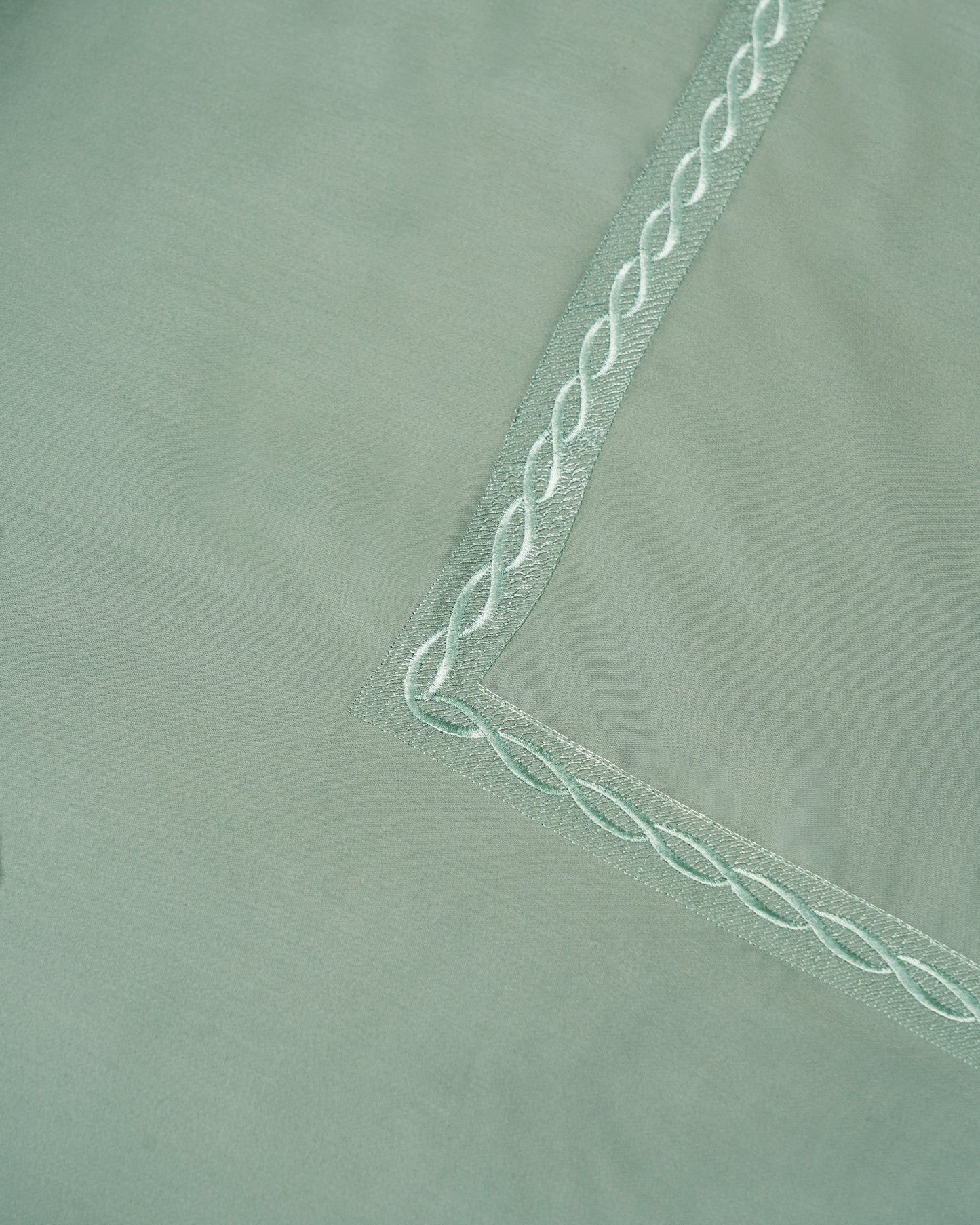 Reserver – 500 TC Embroidery Duvet Cover