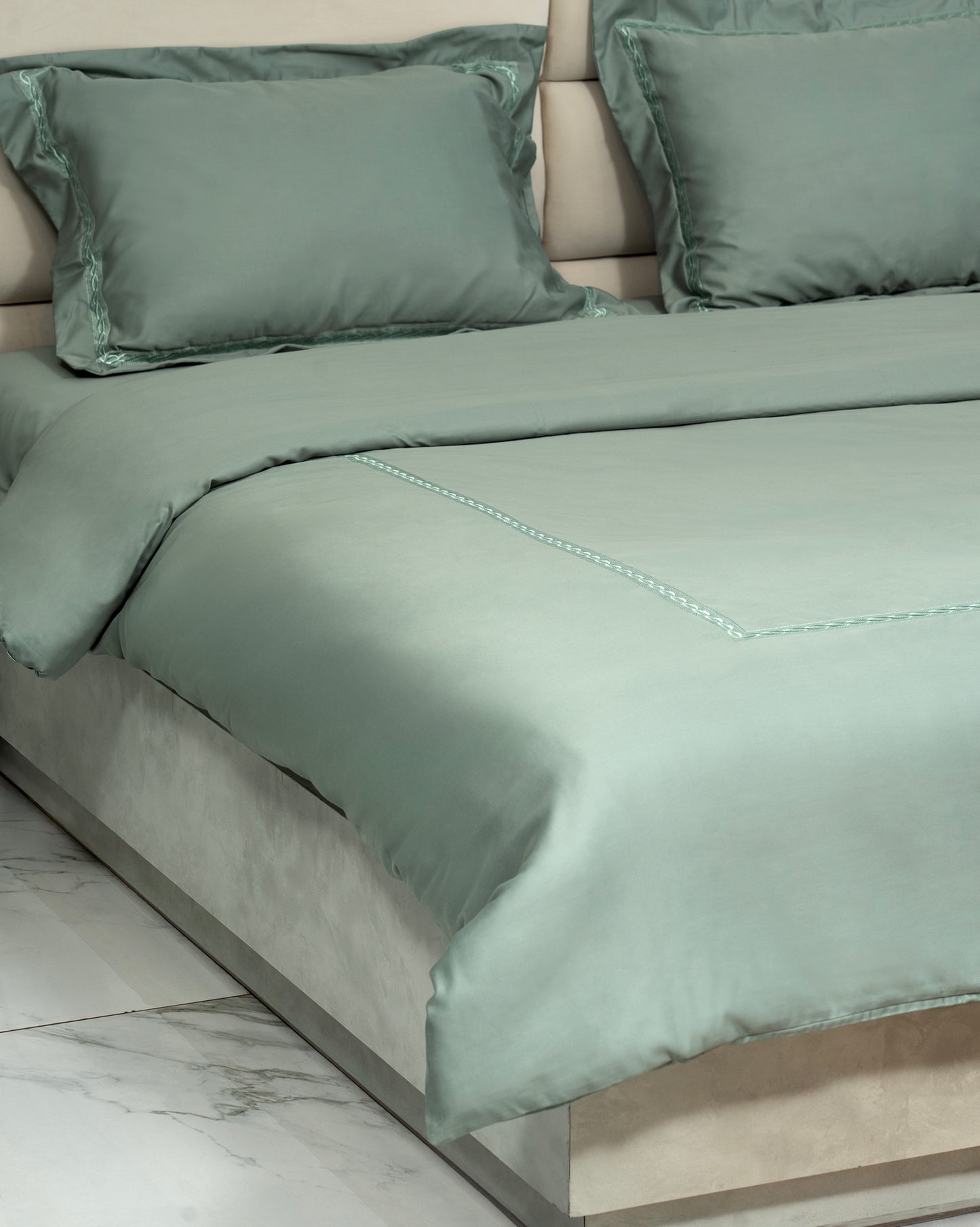 Reserver – 500 TC Embroidery Duvet Cover