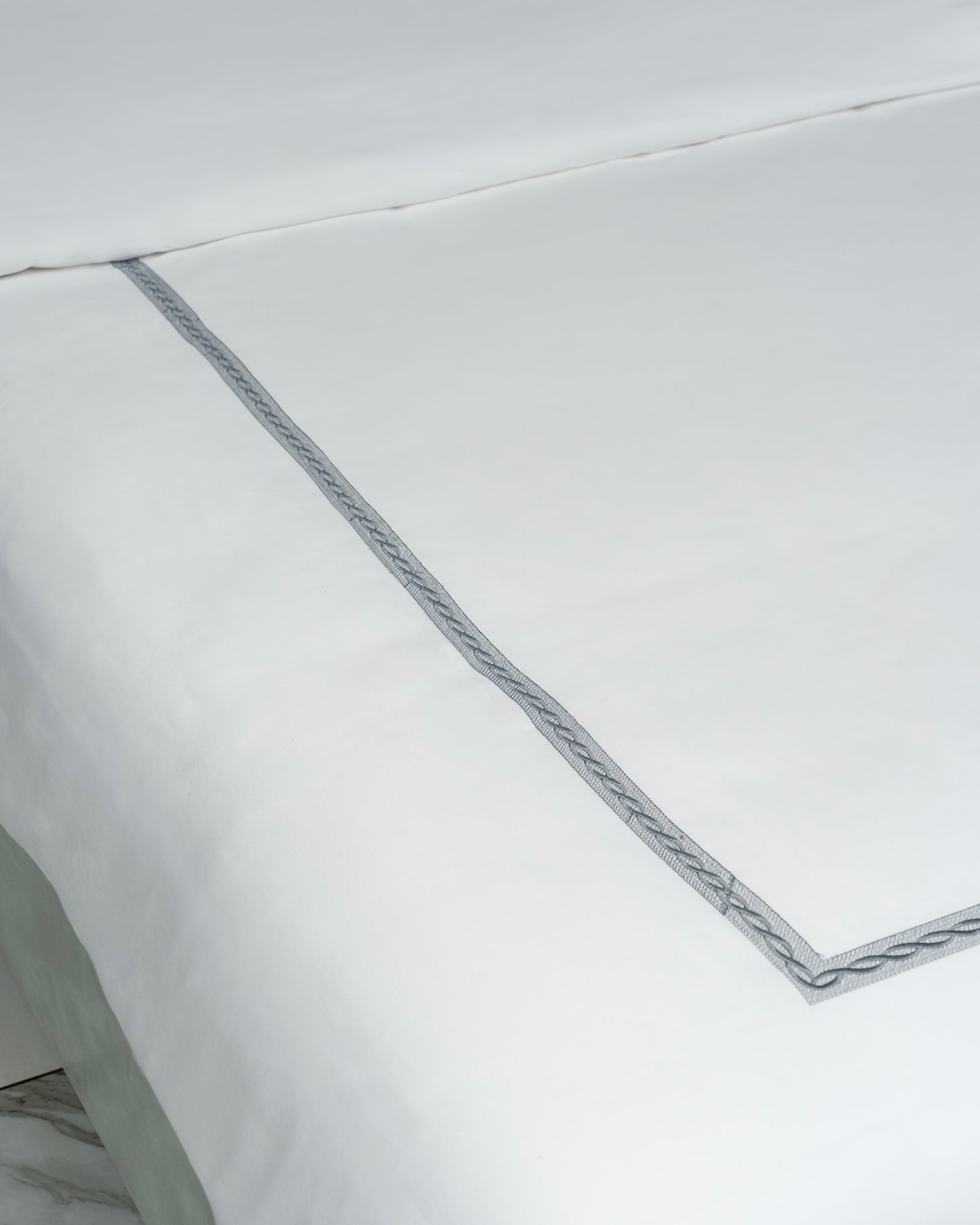 Reserver – 500 TC Embroidery Duvet Cover